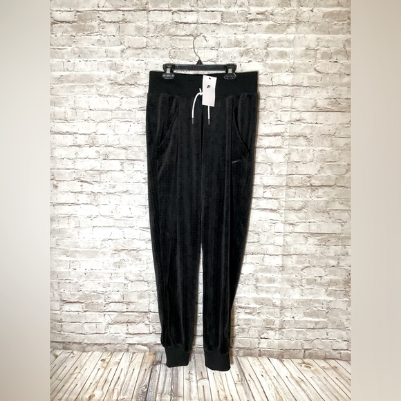 Nike black Velour Highwaisted jogger pant - Picture 5 of 8